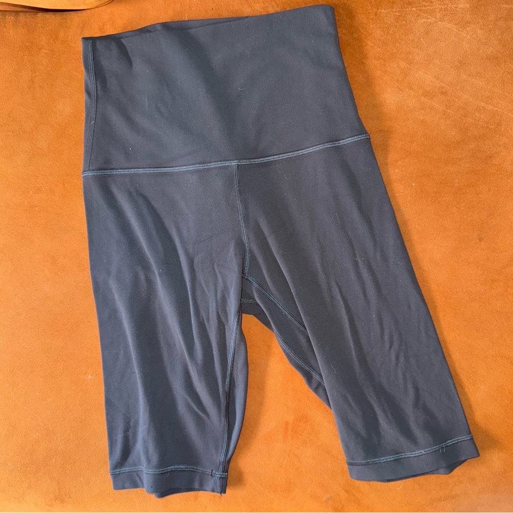 Lululemon Align Super High Rise 10” Biker Shorts | size 4 | Graphite Grey | NEW - Picture 2 of 7